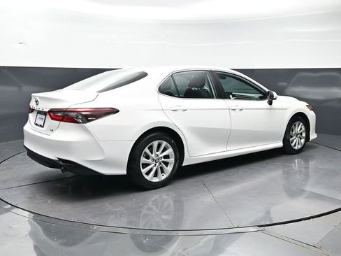 Used 2024 Toyota Camry LE FWD image 5