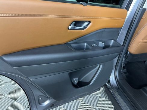 Used 2024 Nissan Pathfinder Platinum w/ Cargo Package image 24