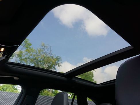 Certified 2025 Mercedes-Benz GLC 300 4MATIC image 40