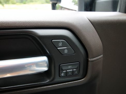 Used 2021 Chevrolet Silverado 2500 LTZ w/ LTZ Premium Texas Edition AWD/4WD image 21