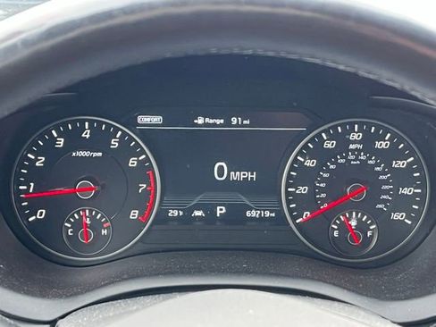 Used 2018 Kia Stinger Premium image 31