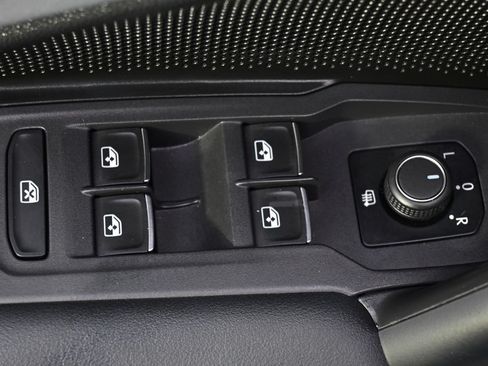 Used 2026 Volkswagen Tiguan SE AWD/4WD image 23