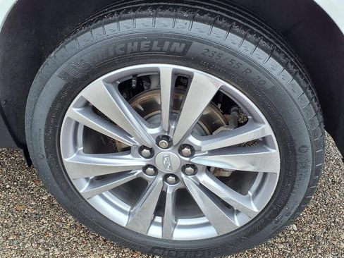 Certified 2024 Cadillac XT5 Premium Luxury w/ LPO, Floor Liner Package AWD/4WD image 9