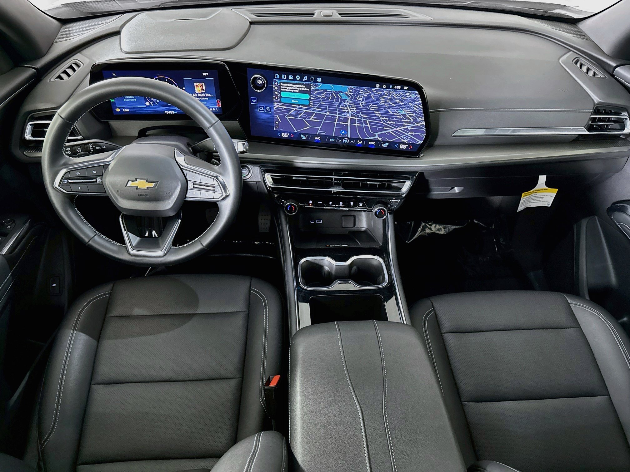 Used 2025 Chevrolet Traverse LT FWD image 25