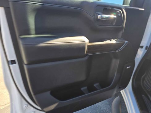 Used 2022 Chevrolet Silverado 1500 LT Trail Boss w/ Convenience Package II image 21