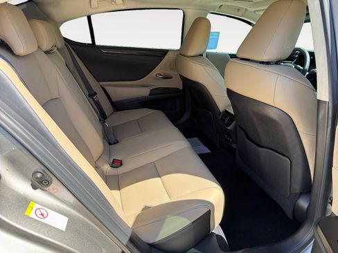 Used 2019 Lexus ES 350 w/ Accessory Package 2 FWD image 18