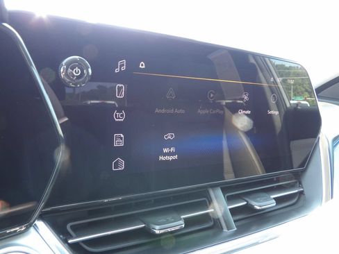 Used 2025 Chevrolet Trax LT FWD image 22