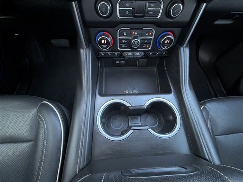 Used 2021 Chevrolet Tahoe Premier w/ Premium Package image 21