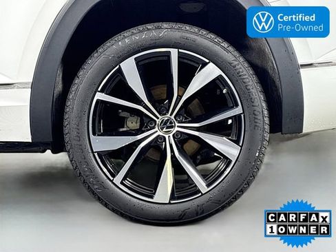 Certified 2024 Volkswagen Atlas SEL Premium R-Line image 34