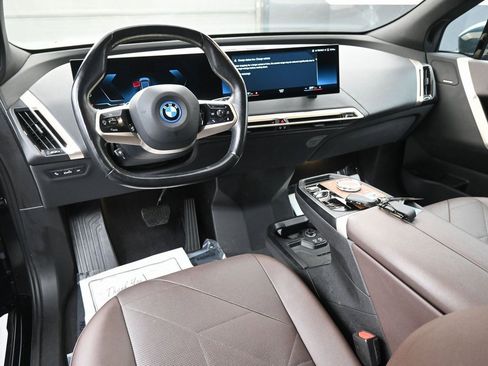 Used 2023 BMW iX xDrive50 w/ Premium Package image 10