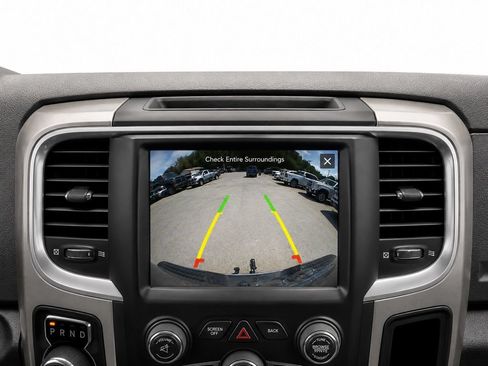 Used 2018 RAM 1500 SLT AWD/4WD image 31
