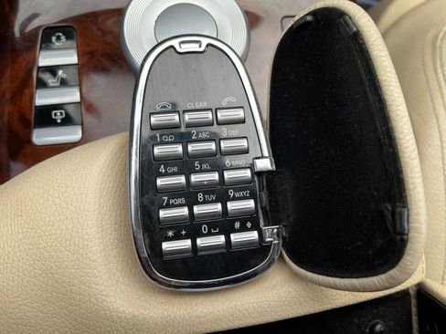 Used 2011 Mercedes-Benz S 550 4MATIC image 30