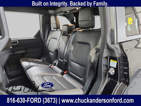 New 2025 Ford Bronco Outer Banks w/ Sasquatch Package image 11