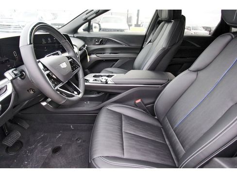 New 2026 Cadillac Lyriq Luxury image 6