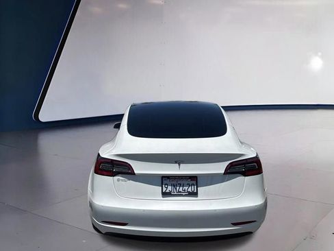 Used 2022 Tesla Model 3 Standard Range RWD image 3