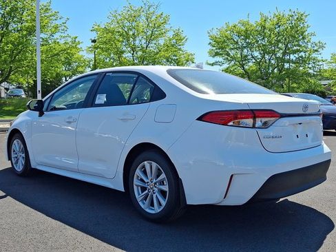 New 2026 Toyota Corolla LE FWD image 4