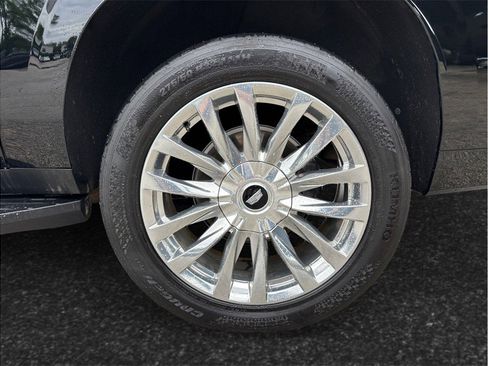 Used 2023 Cadillac Escalade ESV Premium Luxury RWD image 16