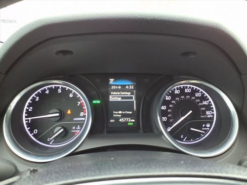 Used 2020 Toyota Camry SE image 18