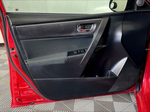 Used 2017 Toyota Corolla LE image 24