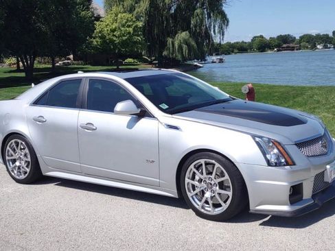Used 2010 Cadillac CTS V RWD image 1