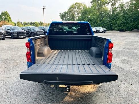 Used 2022 Chevrolet Silverado 1500 LT w/ Z71 Off-Road Package AWD/4WD image 8