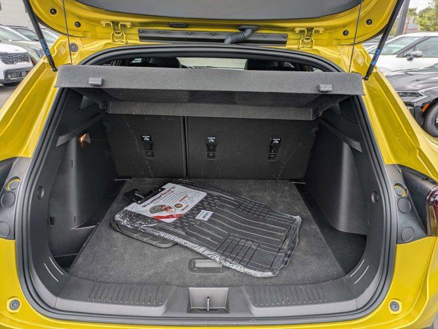 Used 2025 Chevrolet Trax RS w/ Driver Confidence Package FWD image 12