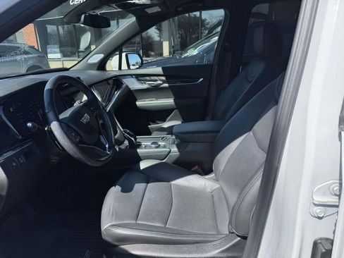 Certified 2023 Cadillac XT6 Premium Luxury image 10