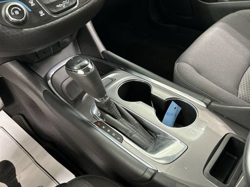 Used 2017 Chevrolet Malibu LT FWD image 17