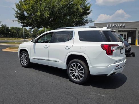 Used 2023 GMC Acadia Denali AWD/4WD image 7