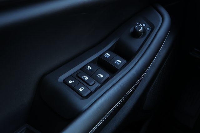 New 2027 Jeep Grand Cherokee Laredo RWD image 21