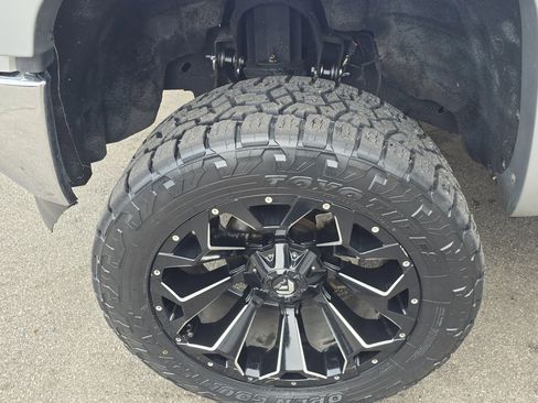 Used 2014 GMC Sierra 1500 SLE image 31