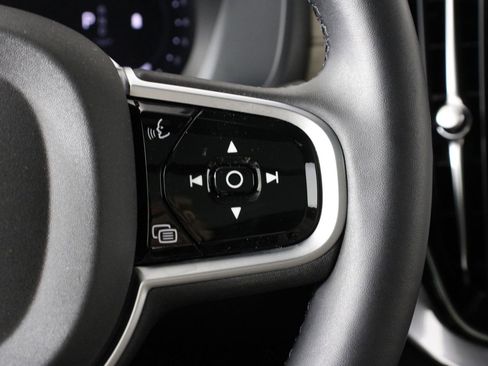 Certified 2026 Volvo XC90 B6 Core image 11