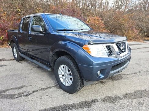 Used 2017 Nissan Frontier SV w/ SV Value Truck Package image 9