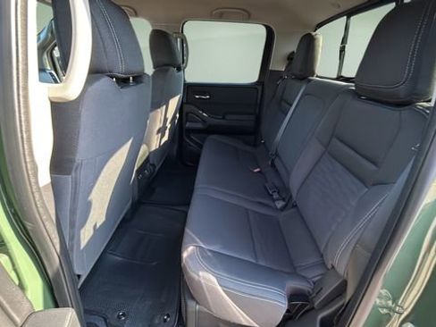 Used 2024 Nissan Frontier SV w/ SV Convenience Package image 19