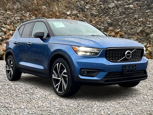 Used 2021 Volvo XC40 T5 R-Design w/ Climate Package image 11