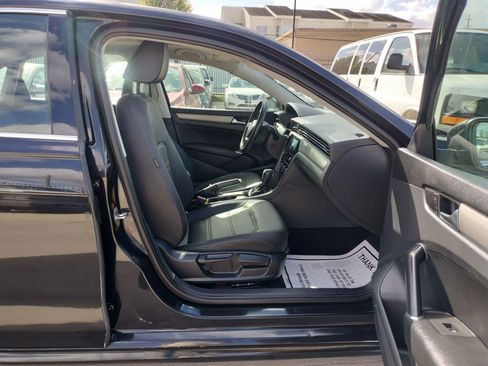 Used 2021 Volkswagen Passat 2.0T SE w/ Luggage Net & Mats Package image 31