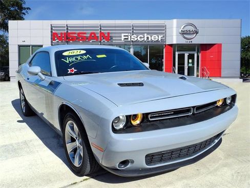 Used 2021 Dodge Challenger SXT image 1