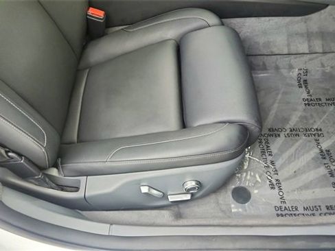 Used 2024 Lucid Air Touring image 23