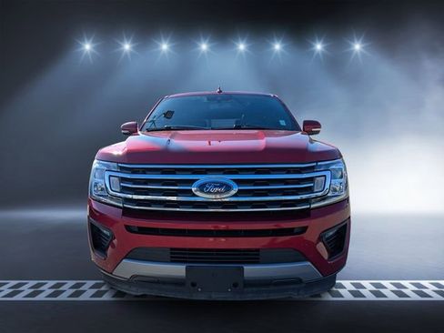 Used 2020 Ford Expedition XLT w/ Equipment Group 202A image 7