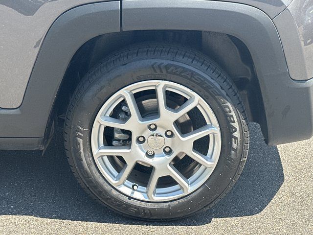 Used 2020 Jeep Renegade Latitude FWD image 22