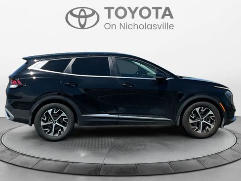 Used 2025 Kia Sportage EX FWD image 6