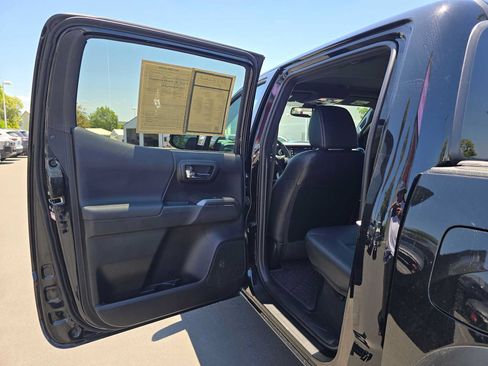 Used 2021 Toyota Tacoma TRD Pro AWD/4WD image 18