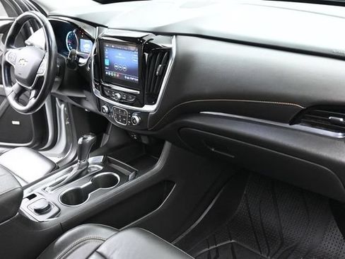 Used 2020 Chevrolet Traverse LT w/ LT Premium Package FWD image 31