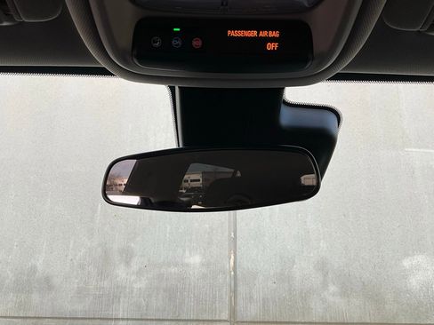 Used 2025 Buick Encore GX Preferred image 16