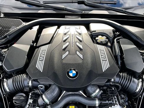 Used 2020 BMW 750i xDrive 750i xDrive w/ Executive Package image 31