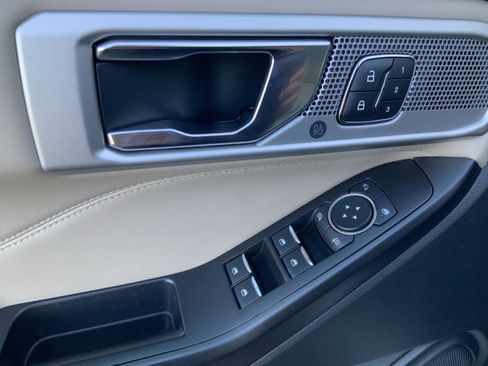 Used 2020 Ford Explorer Limited w/ Class III Trailer Tow Package image 30