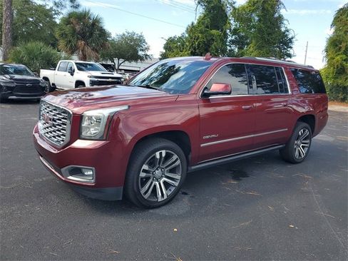 Used 2019 GMC Yukon XL Denali w/ Denali Ultimate Package image 3