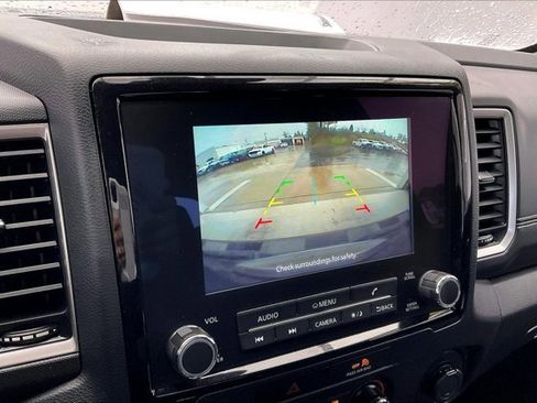 Used 2022 Nissan Frontier SV w/ Technology Package image 23