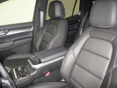 New 2026 GMC Terrain Elevation w/ Elevation Premium Package AWD/4WD image 20