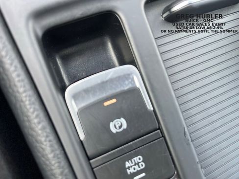 Used 2017 Volkswagen Golf R 4-Door image 45